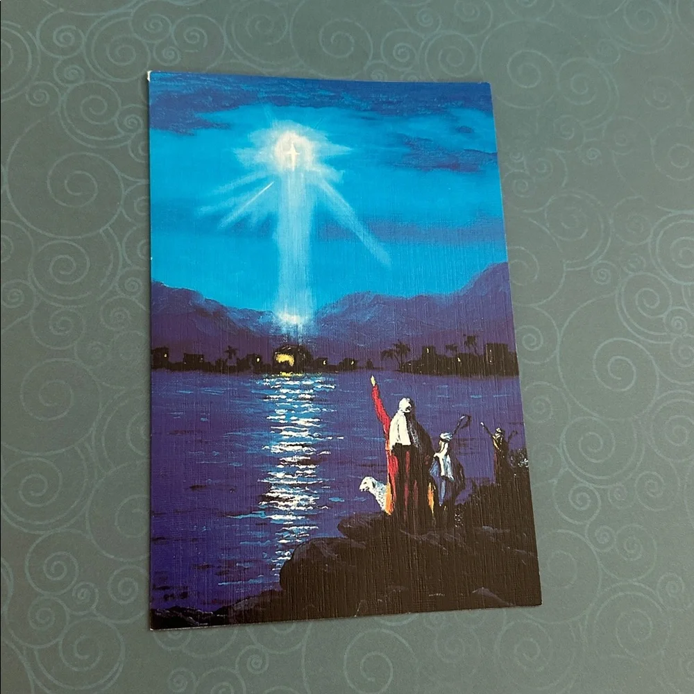 8 Christmas Greeting Cards (no envelopes included)